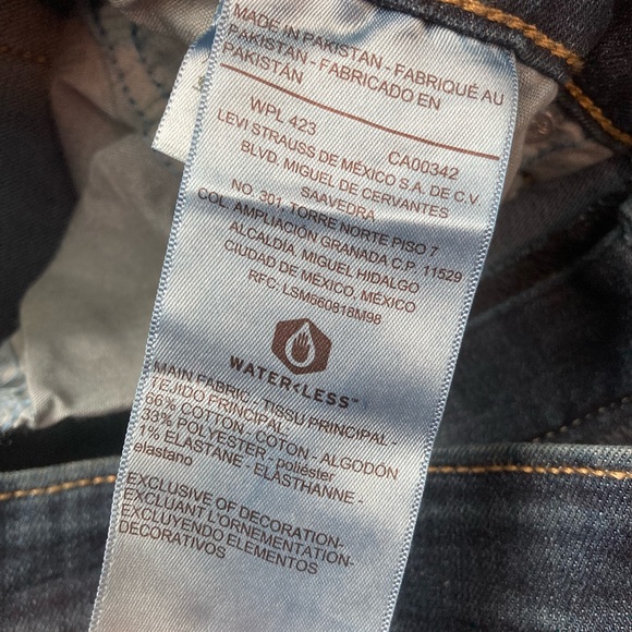 Levi Mid Rise Slim Boyfriend cropped jeans - Picture 12 of 13